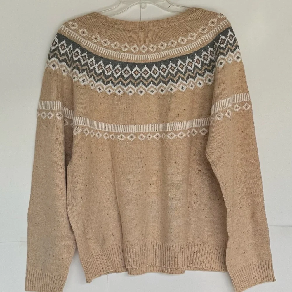 Weatherproof Beige and White Geometric Women's Sweater - Picture 2 of 4